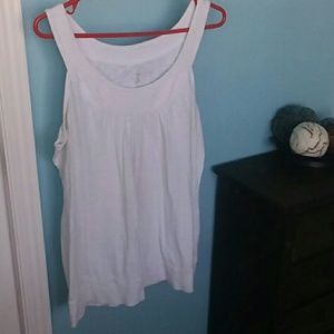 White cute tank top 👡